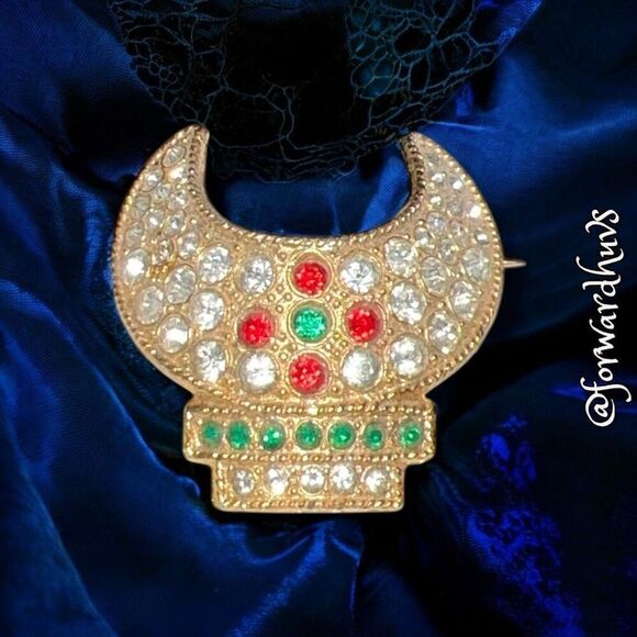 Vintage Shriners Fez Pin with Clear Rhinestone Accents - Picture 6 of 12